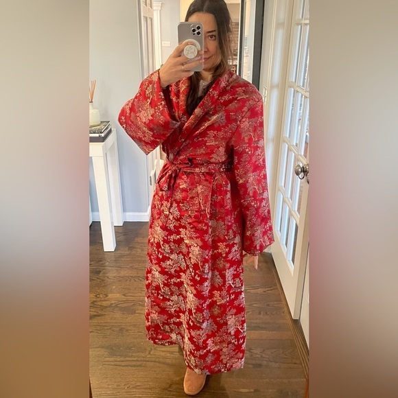 Red Satin Chinese Robe or Kimono - Picture 1 of 10